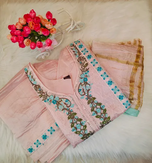 U SHAPED EMBIRODARY KURTI SET KS048